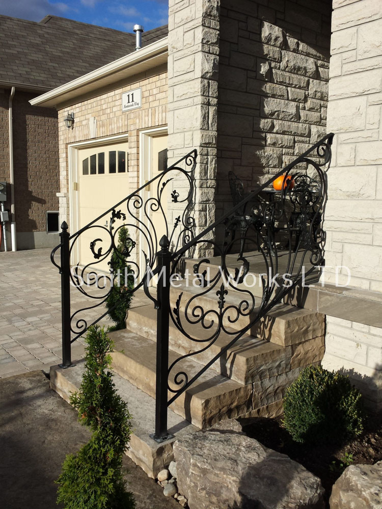 Custom Railings Toronto Add Style & Security to Your Home