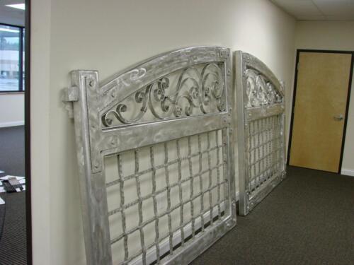 00033 Aluminum Gates