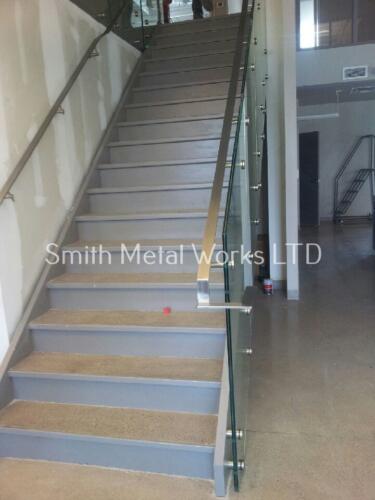 00105 Indoor Glass Railings