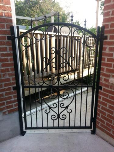 00474 Metal Gates