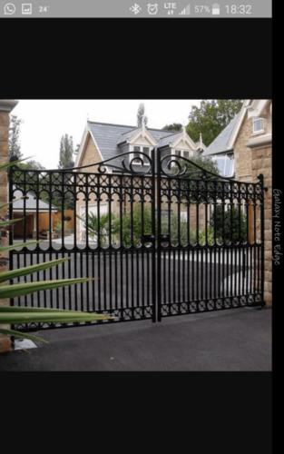 00489 Metal Gates