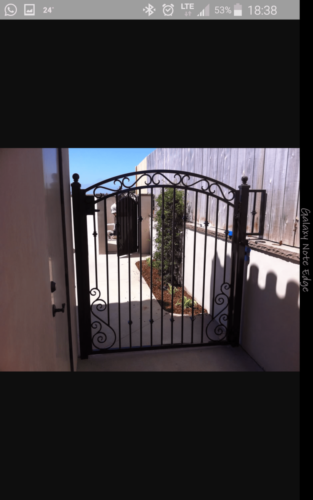 00503 Metal Gates