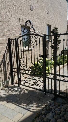 00510 Metal Gates
