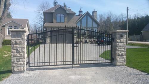 00520 Metal Gates