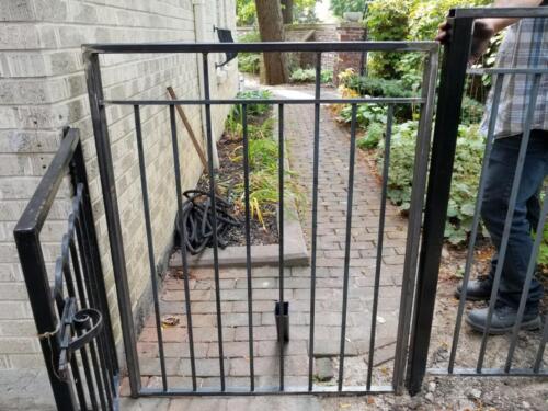00522 Metal Gates