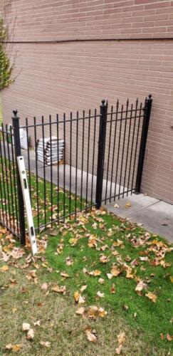 00536 Metal Gates
