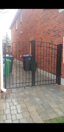 00538 Metal Gates