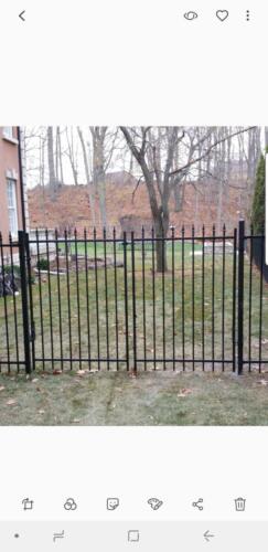 00540 Metal Gates