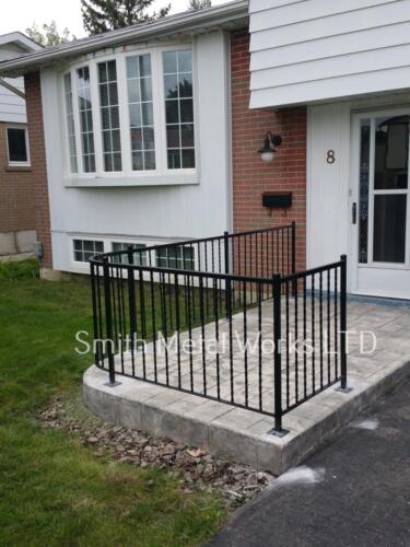 00700 Outdoor Deck Railings