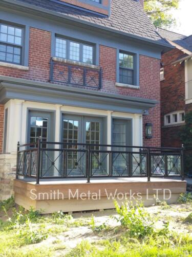 00701 Outdoor Deck Railings