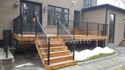 00704 Outdoor Deck Railings