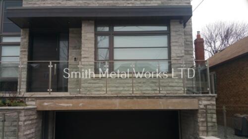 00723 Outdoor Glass Railings