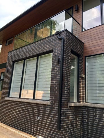 00743 Outdoor Glass Railings