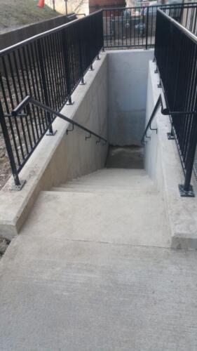 00786 Outdoor Handrails
