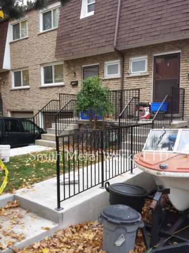 00814 Outdoor Modern Railings