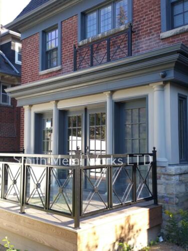 00819 Outdoor Modern Railings