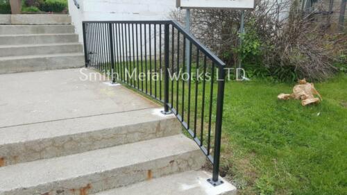 00839 Outdoor Modern Railings