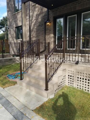 01021 Outdoor Porch Railings