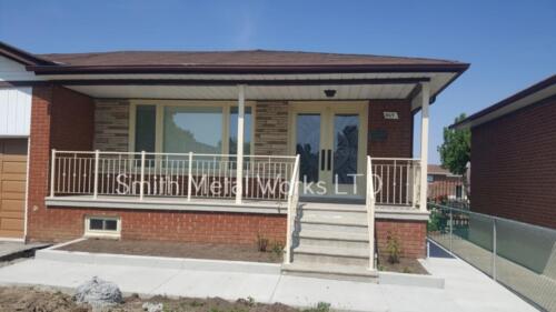 01079 Outdoor Porch Railings