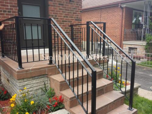 01122 Outdoor Porch Railings