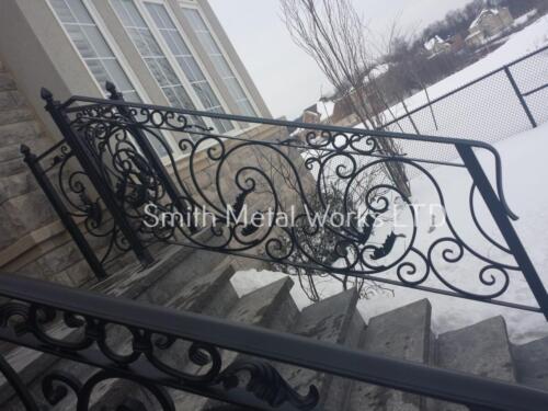 01259 Outdoor Wrought Iron Railings