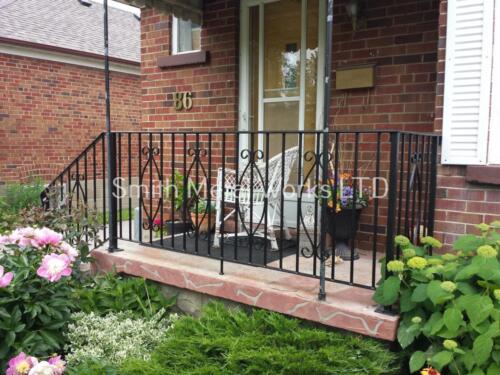 01262 Outdoor Wrought Iron Railings