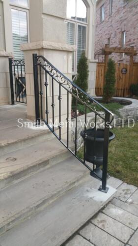 01290 Outdoor Wrought Iron Railings
