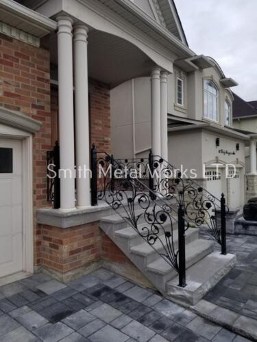 01293 Outdoor Wrought Iron Railings