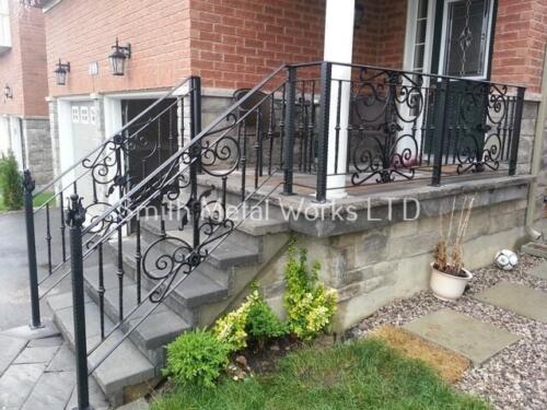01305 Outdoor Wrought Iron Railings