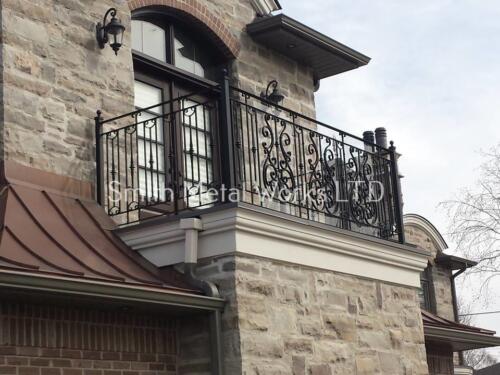 01312 Outdoor Wrought Iron Railings