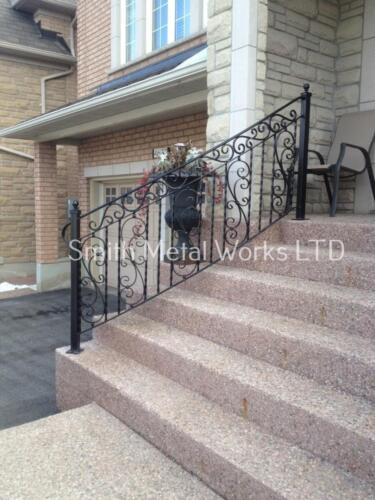 01317 Outdoor Wrought Iron Railings