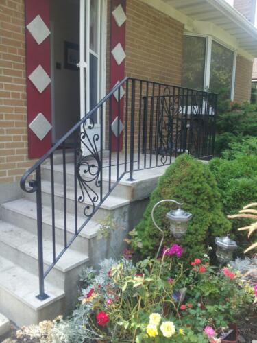01323 Outdoor Wrought Iron Railings