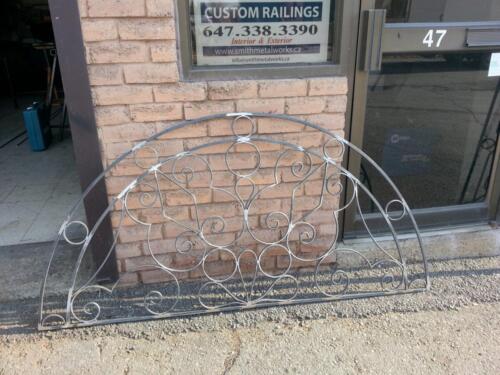 01325 Outdoor Wrought Iron Railings