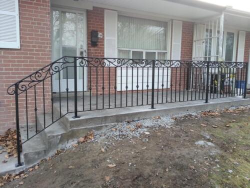 01328 Outdoor Wrought Iron Railings