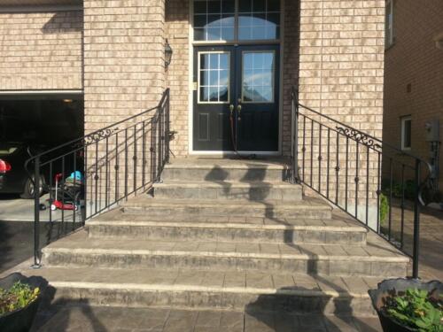 01331 Outdoor Wrought Iron Railings