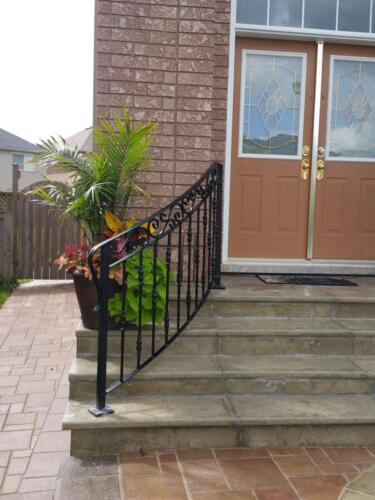 01339 Outdoor Wrought Iron Railings