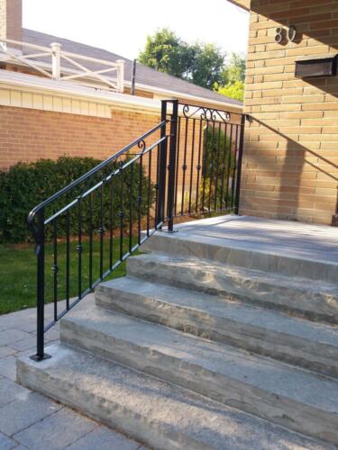 01343 Outdoor Wrought Iron Railings