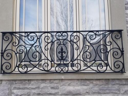 01351 Outdoor Wrought Iron Railings
