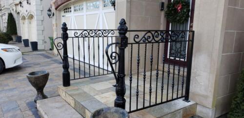 01357 Outdoor Wrought Iron Railings